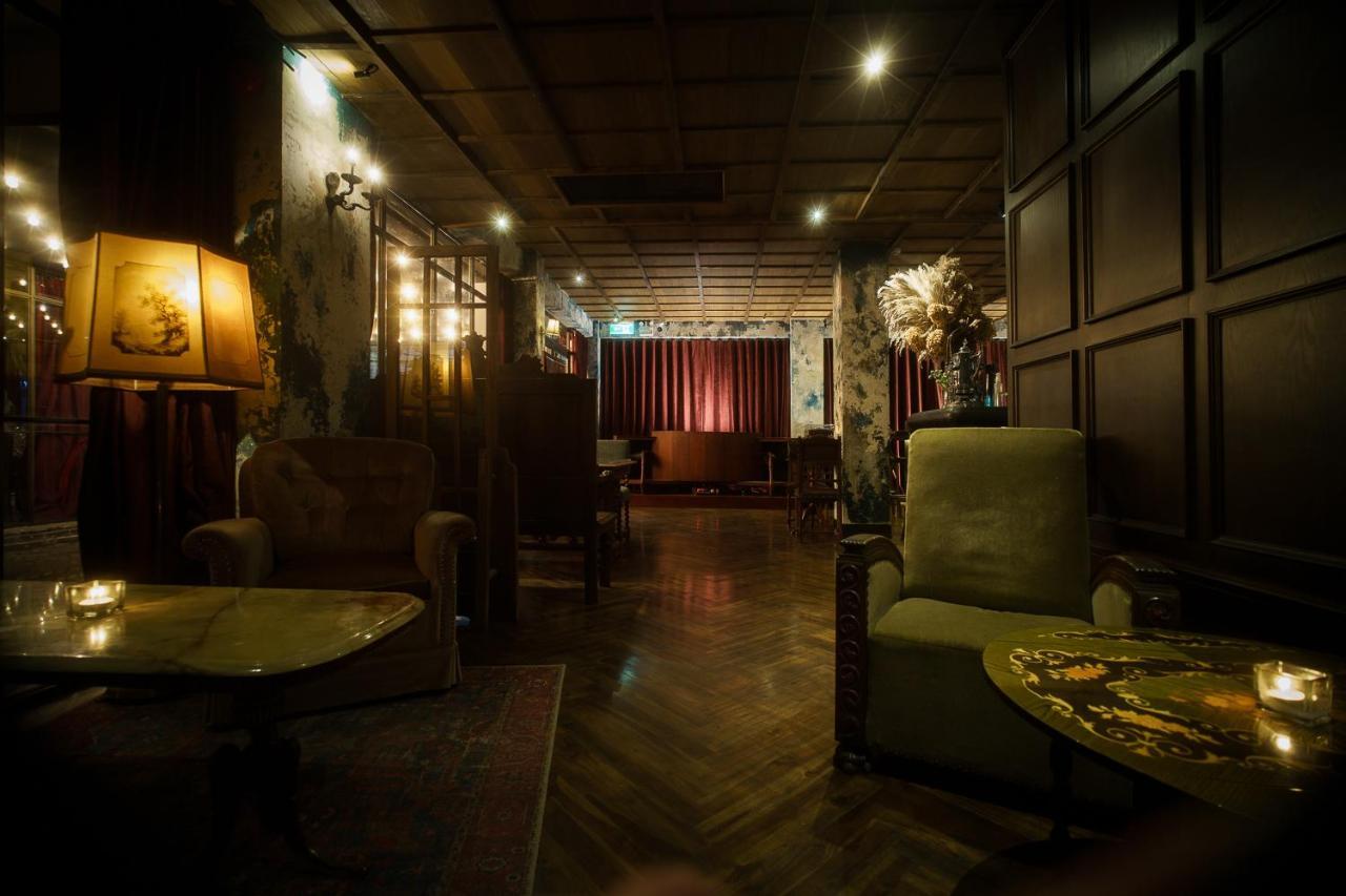 Baan Tuk Din Hotel Bangkok Esterno foto
