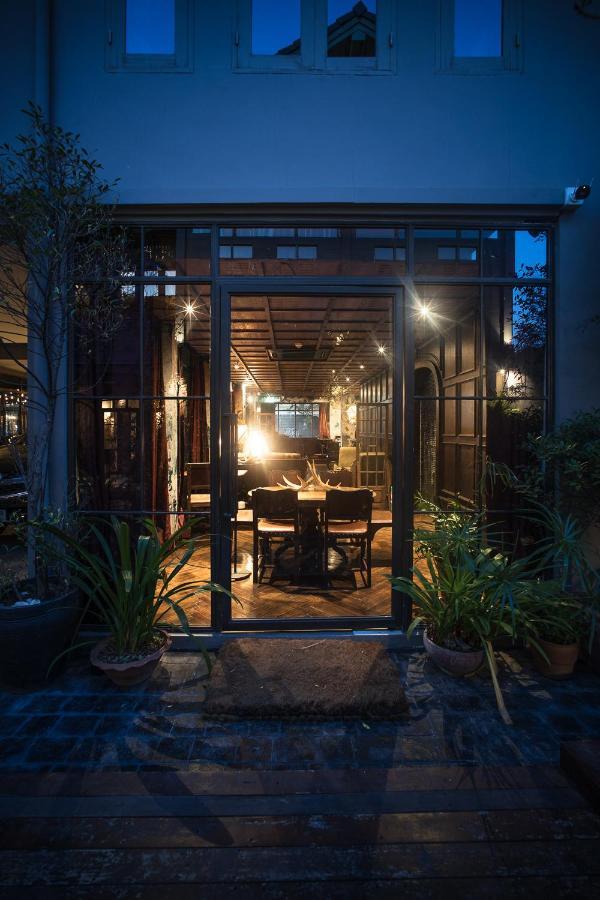 Baan Tuk Din Hotel Bangkok Esterno foto